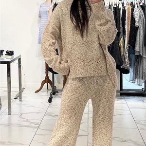 New gracia set size large, sweater set